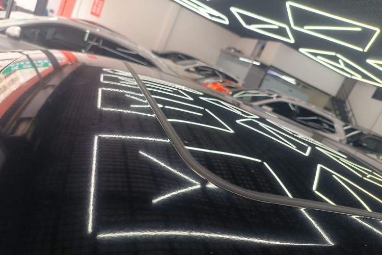 Used Toyota C-HR 2018 2.0L Luxury Sunroof Version China VI Standard Roof