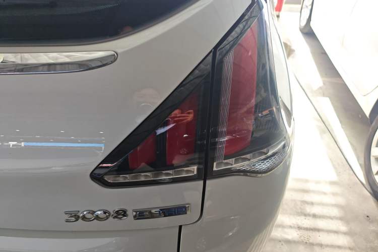 Used Peugeot 3008 2016 1.6THP Automatic Prestige Edition Right Rear Taillight