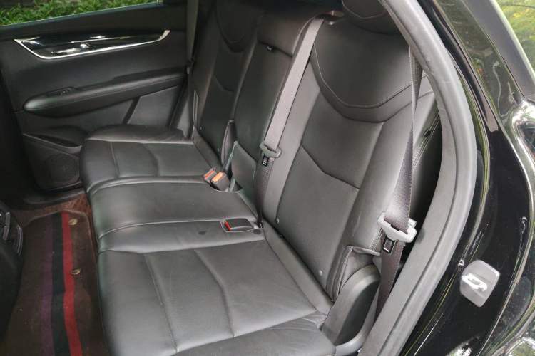 Used Cadillac XT5 2020 28T Luxury Version Left Rear Seat