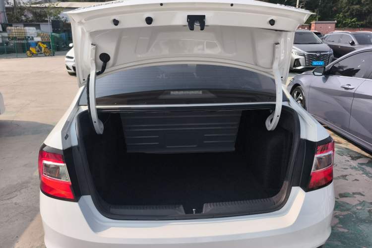 Used Skoda Rapid 2019 1.5L Automatic Comfort Edition China VI Standard