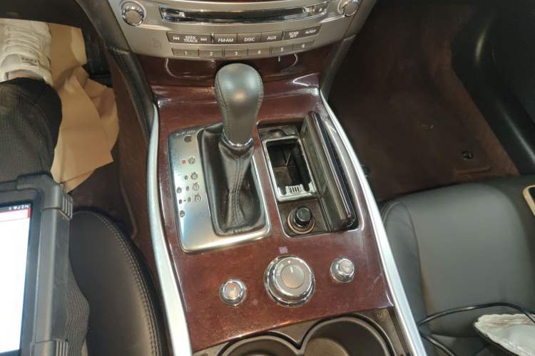 Used Infiniti Q70 2019 Q70L 2.0T Elite Plus Version
