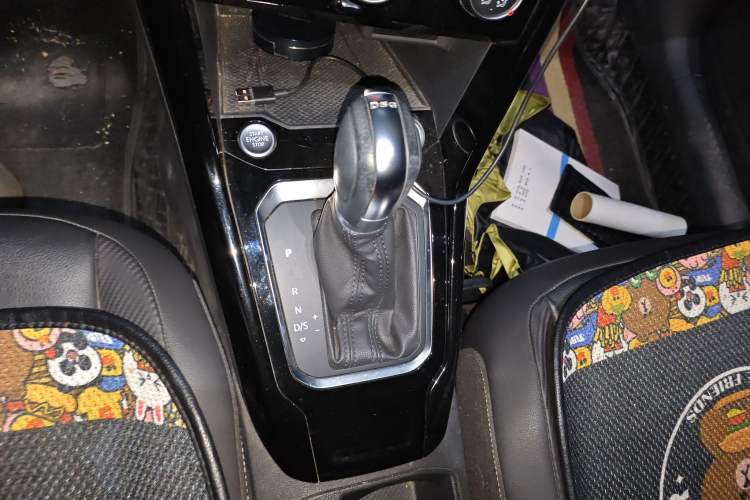 Used Volkswagen T-ROC 2018 280TSI DSG Two-Wheel-Drive Comfort Version China V Standard
