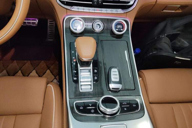 Used Hongqi H9 2022 3.0T Smart Connect Flagship Edition Gear Lever