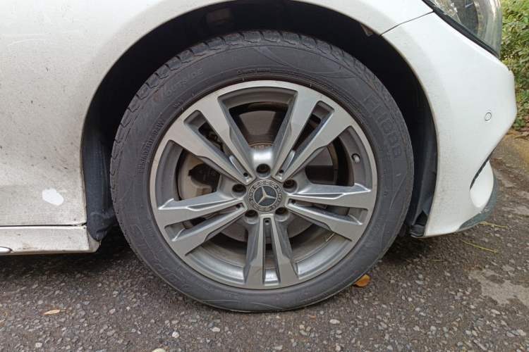 Used Mercedes-Benz C-Class 2018 C 200 L Sport Edition Right Front Wheel Hub