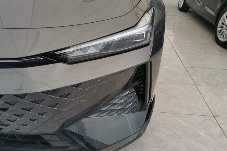 Used Changan UNI-V 2024 1.5T Prestige Sport Edition
