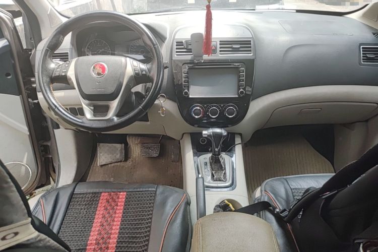 Used FORTHING Joyear XV 2015 1.6L CVT Luxury Model Center Console