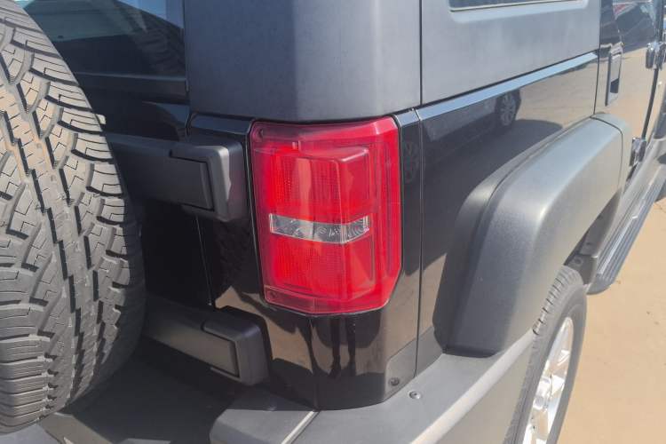 Used BAIC Off-Road BJ40 2016 40L 2.0T Manual All-Wheel Drive Prestige Edition