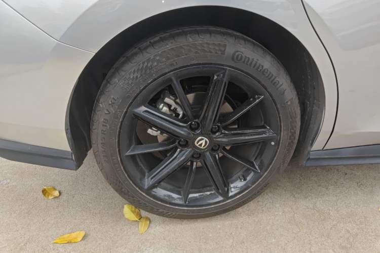 Used CHANGAN UNI-V 2022 1.5T Prestige Version Exterior 5