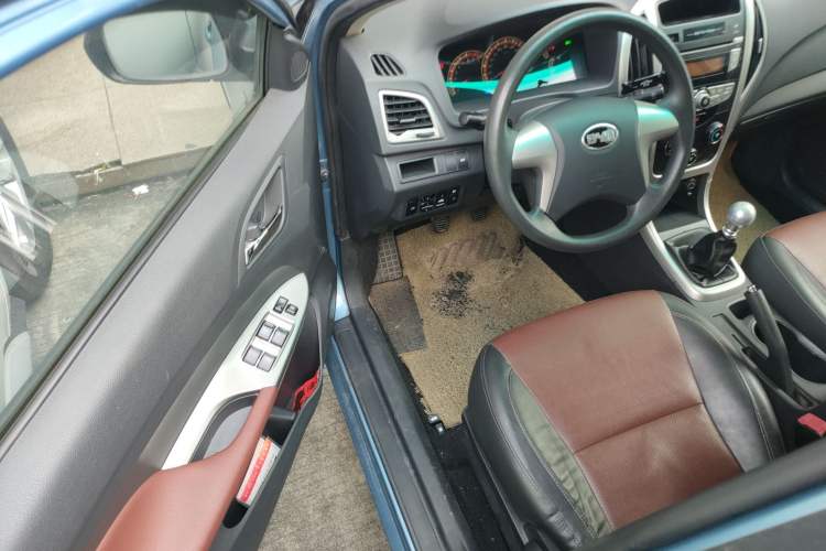 Used BYD F3 2015 Energy-Saving Edition 1.5L Manual Luxury Model
