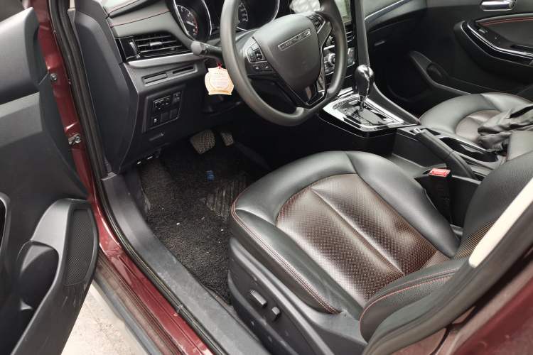 Used Venucia T70 2020 2.0L CVT Elite Edition China VI Standard
