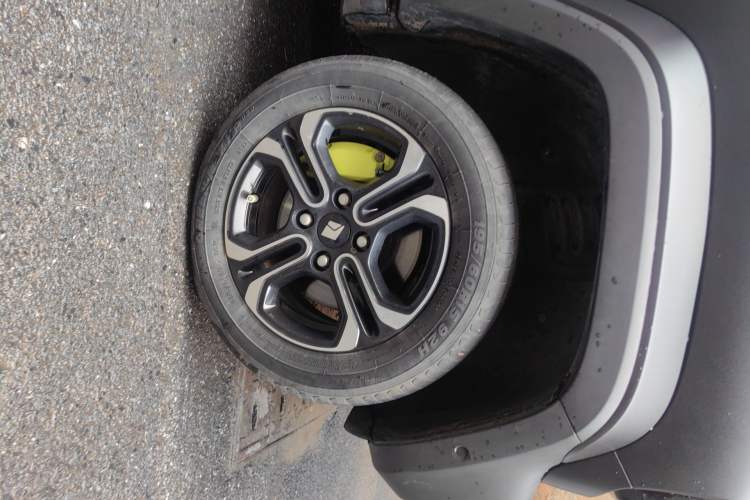 Used Baojun Spark 2023 Intelligent Premium Edition Right Front Wheel Hub