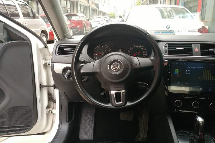 Used Volkswagen Sagitar 2014 Revised Version 1.6L Automatic Comfort Edition
