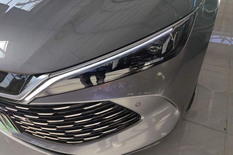 Used BYD Qin L 2025 DM-i Smart Drive 120KM Superior Model