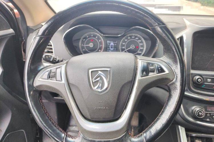 Used Baojun 560 2015 1.8L manual luxury version