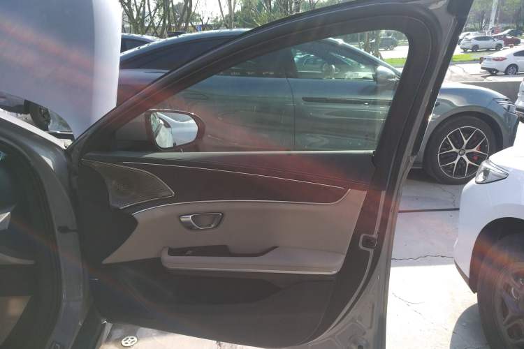 Used BYD Han 2025 EV with 701 km of Laser Radar-Enabled Intelligent Driving
