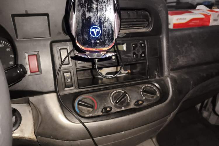 Used Jinbei Hiace 2014 2.0L 5th Generation Kuaiyunwang Business Version 4G20B Audio And AC Panel