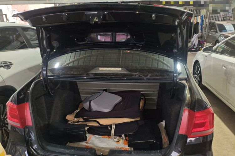 Used Volkswagen Santana 2015 1.6L Automatic Fashion Edition