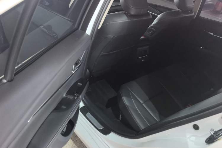 Used Toyota Camry 2024 Dual-Motor 2.0 HGVP Luxury Edition Left Rear Seat