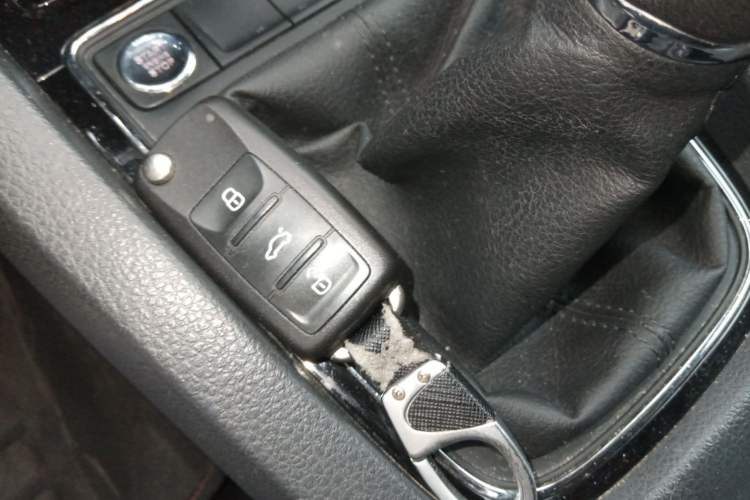 Used Volkswagen Sagitar 2018 1.6L Manual Comfort Model Vehicle Key