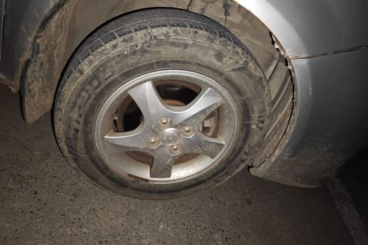 Used FAW Weizhi V5 2013 1.5L Manual Elite Model China IV Standard
