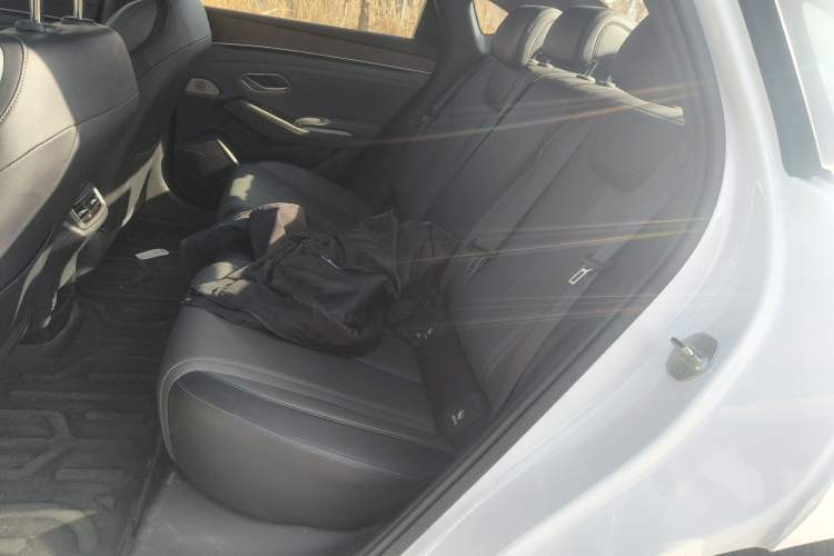 Used BYD Qin L 2025 DM-i Smart Drive 120KM Leading Model
