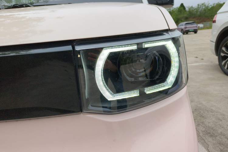 Used Wuling Hongguang MINIEV 2021 Macaron Fashion Model Lithium Iron Phosphate Left Front Headlight
