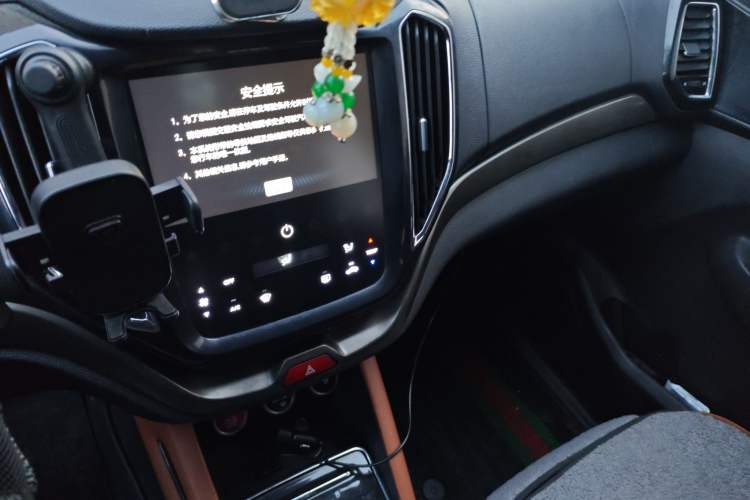 Used CHANGAN OSHAN CX70 2017 Facelifted CX70T 1.5T Manual High-Performance Edition