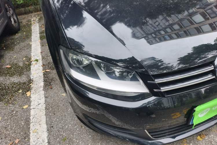 Used Volkswagen Sharan 2016 380TSI Comfort Edition 7-Seater Right Front Headlight