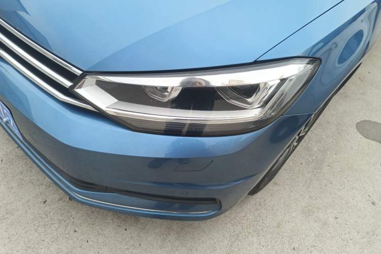 Used Volkswagen Touran 2018 Volkswagen Touran L 280TSI DSG Luxury Edition 6-seater