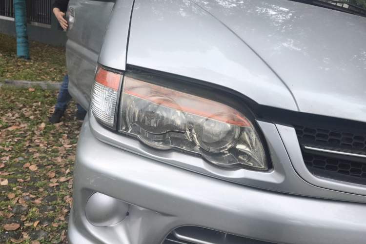 Used FORTHING Lingzhi 2014 V3 1.5L 7-Seater Standard Model II Right Front Headlight