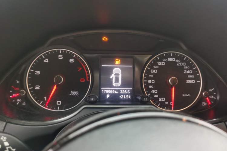 Used Audi Q5 2013 40 TFSI Technology Edition Instrument Cluster