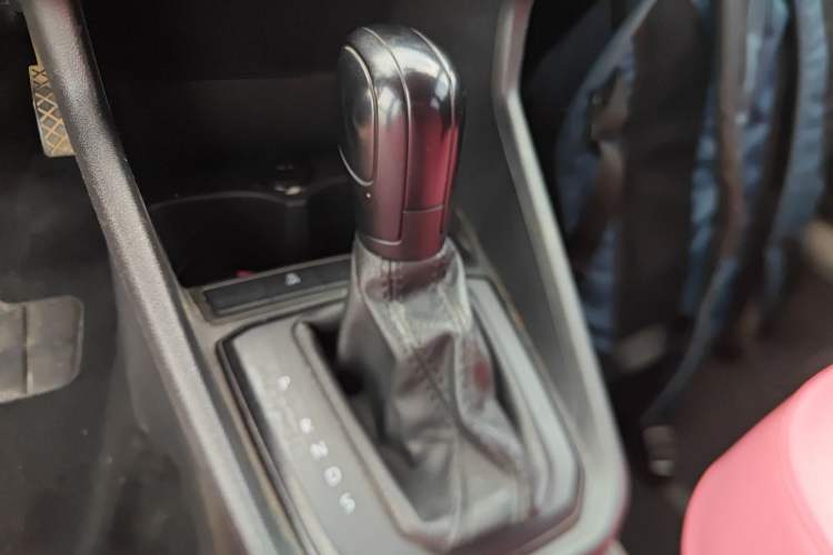 Used Volkswagen Santana 2019 1.5L Automatic Fashion Edition China VI Gear Lever