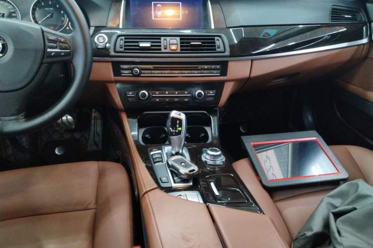 Used BMW 5 Series 2014 525Li Leading Model