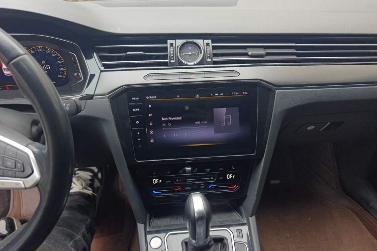 Used Volkswagen Magotan 2020 330TSI DSG Luxury Edition Audio And AC Panel