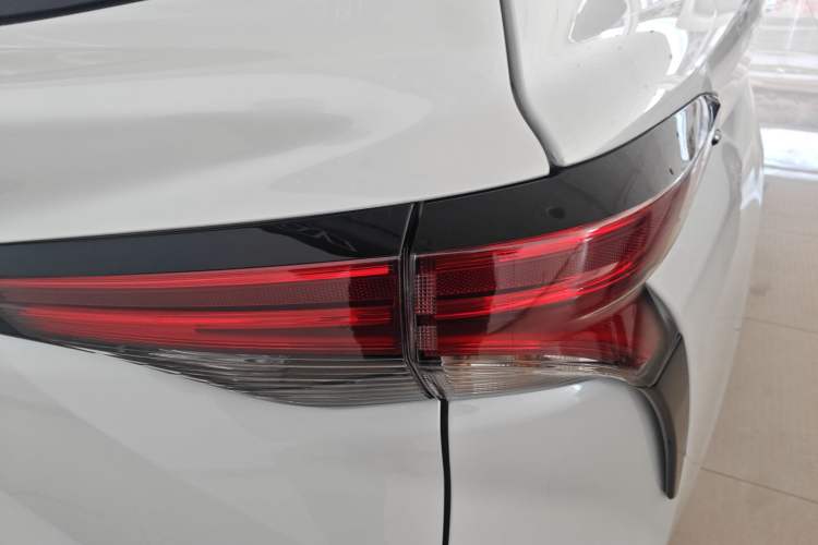 Used Toyota Granvia 2024 2.5L Hybrid Comfort Edition