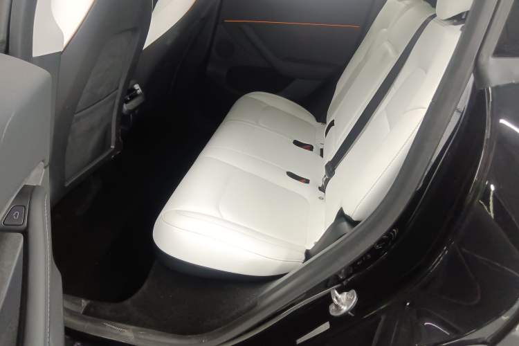 Used Tesla Model Y 2022 Long-Range All-Wheel-Drive Version