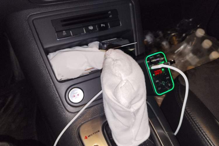 Used Volkswagen Tiguan 2012 2.0 TSI Automatic All-Wheel Drive Flagship Edition Gear Lever