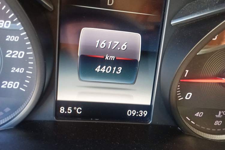 Used Mercedes-Benz V-Class 2017 V 260 L Prestige Extended Edition
