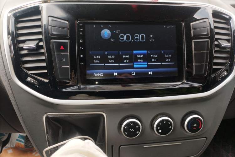 Used SAIC MAXUS Xintu V80 2019 2.5T Classic Edition 6-Speed Manual – Aoyuntong Short Wheelbase Mid-Height Design 5/6 Seats