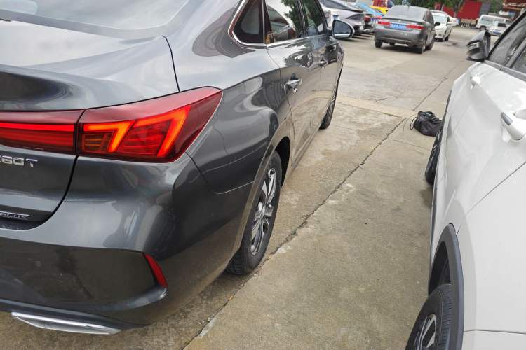 Used CHANGAN Eado 2023 Changan Edition PLUS Blue Whale NE 1.4T GDI DCT Prestige Version Exterior 3