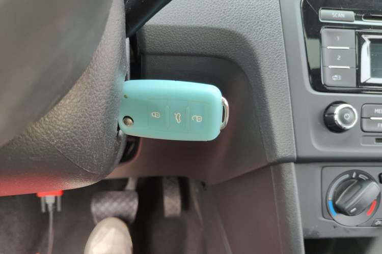 Used Skoda Rapid Spaceback 2014 1.6L Automatic Enjoyment Edition