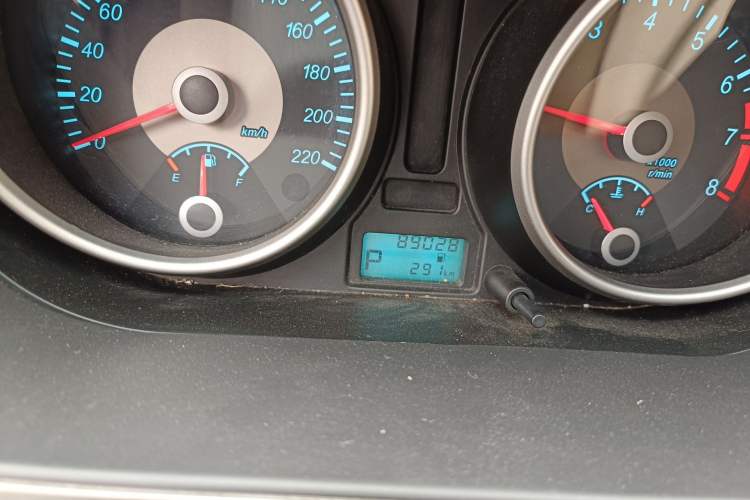 Used Buick Excelle 2013 1.5L Automatic Classic Model Odometer Close Up