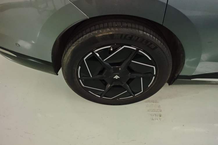 Used Hyptec HT 2024 825 Ultra-High Voltage LiDAR Edition Right Rear Wheel Hub