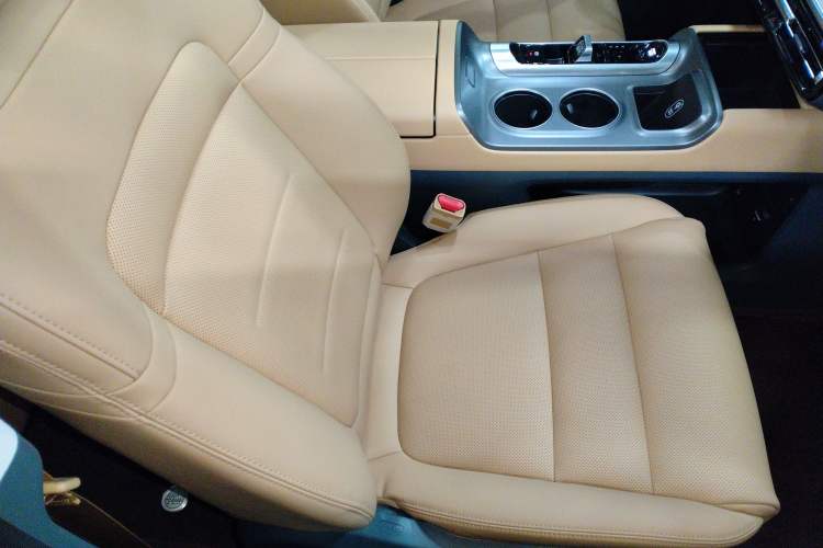 Used GAC Trumpchi Trumpchi E8 2024 Honor Series 2.0L Honor Edition
