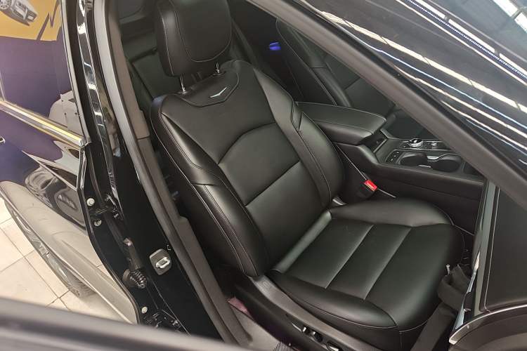 Used Cadillac XT4 2021 28T Two-Wheel Drive Leading Version