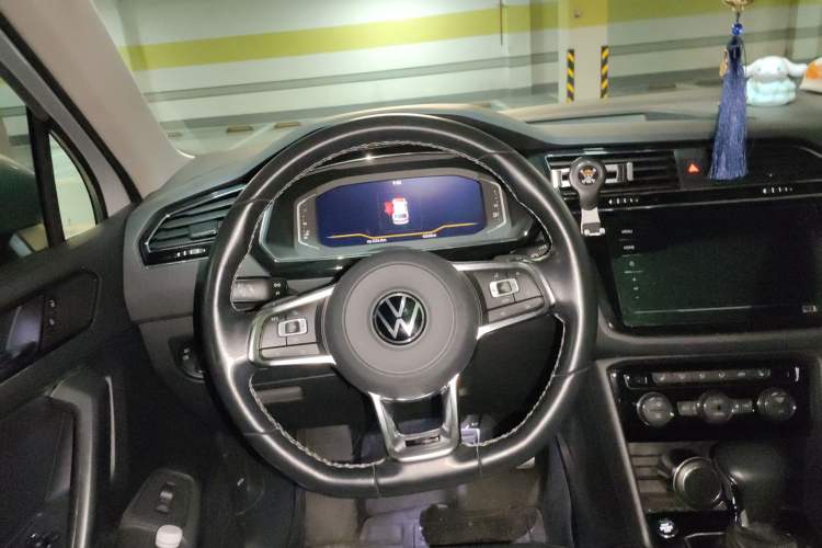 Used Volkswagen Tiguan L 2021 330TSI Automatic Two-Wheel Drive R-Line Flagship Edition
