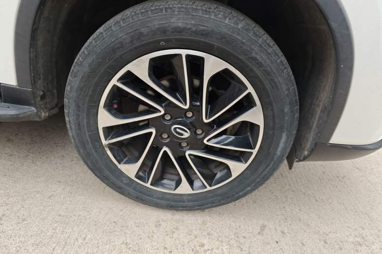 Used GAC Trumpchi GS4 2015 200T Manual Elite Edition Right Front Wheel Hub