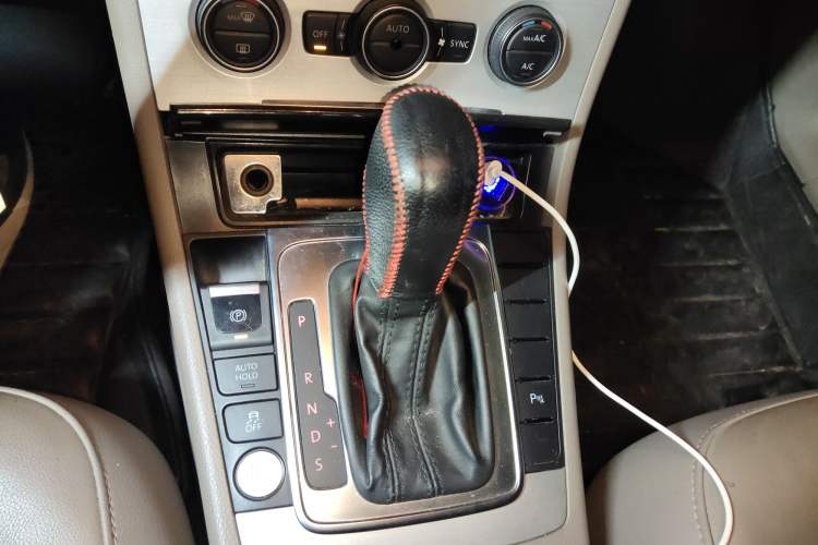 Used Volkswagen Magotan 2015 Facelift 1.8TSI Luxury Model Gear Lever