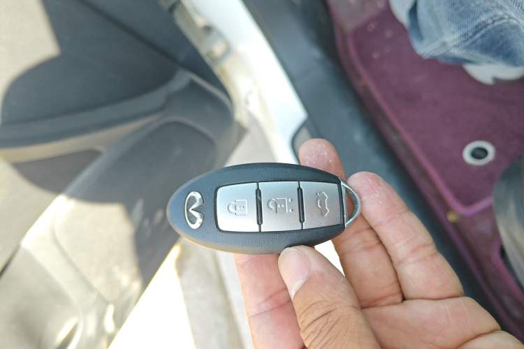 Used Infiniti Q50L 2016 2.0T Comfort Edition
