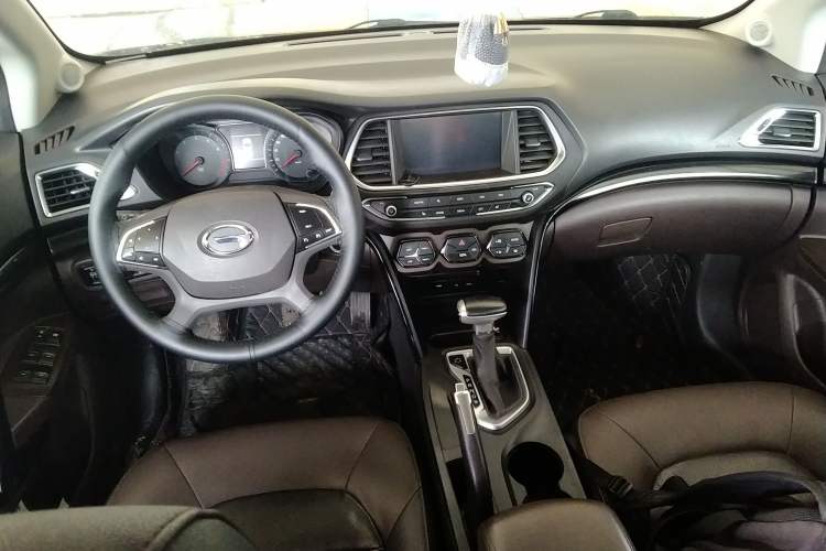 Used GAC Trumpchi GS4 2015 200T G-DCT Luxury Edition Center Console